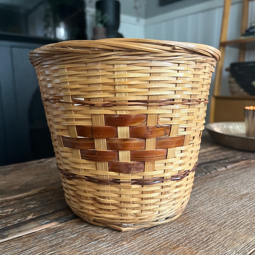 Vintage 70s boho lined planter basket